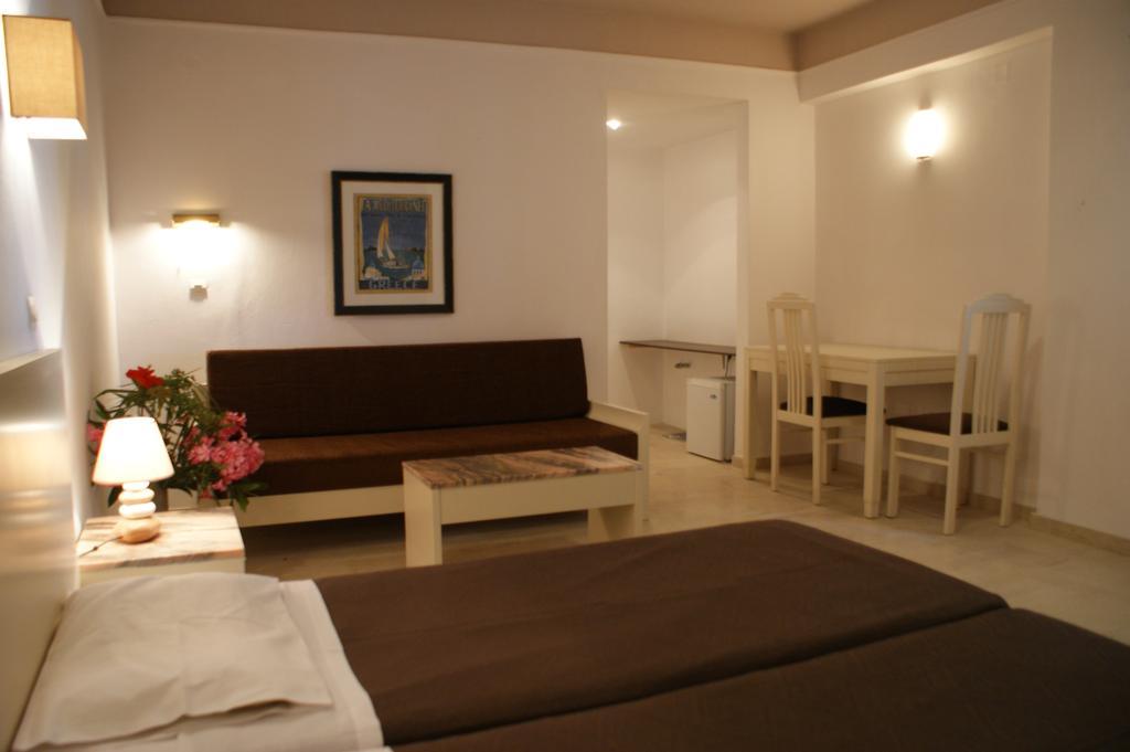 Pelagia Bay Hotel อาเยีย เปลาเยีย ภายนอก รูปภาพ